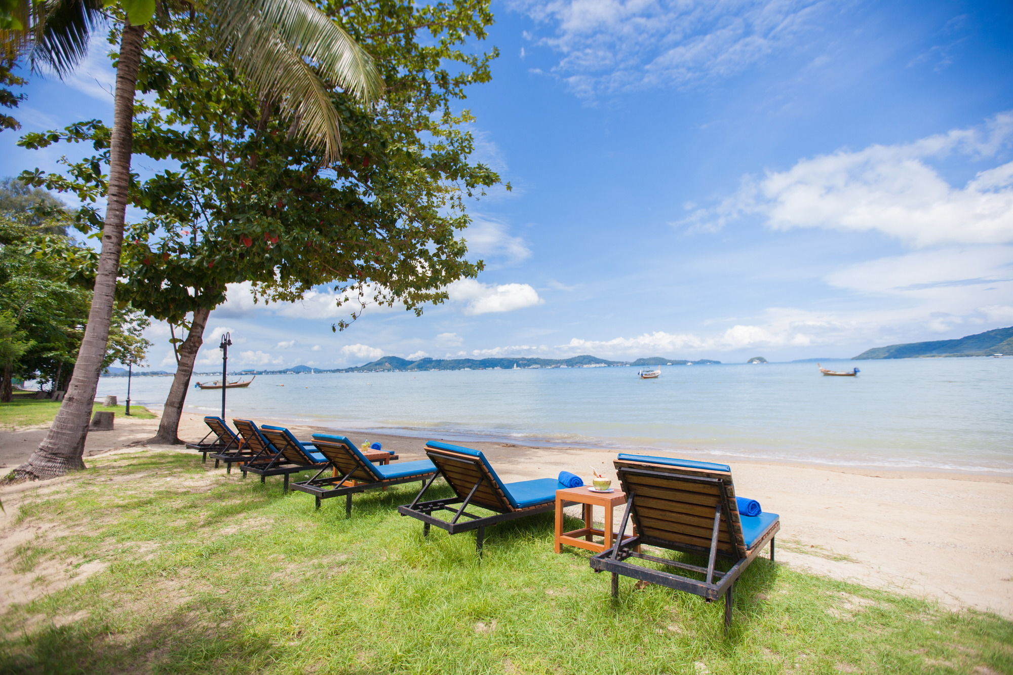 Chalong Beach Hotel Phuket Rawai Exteriör bild
