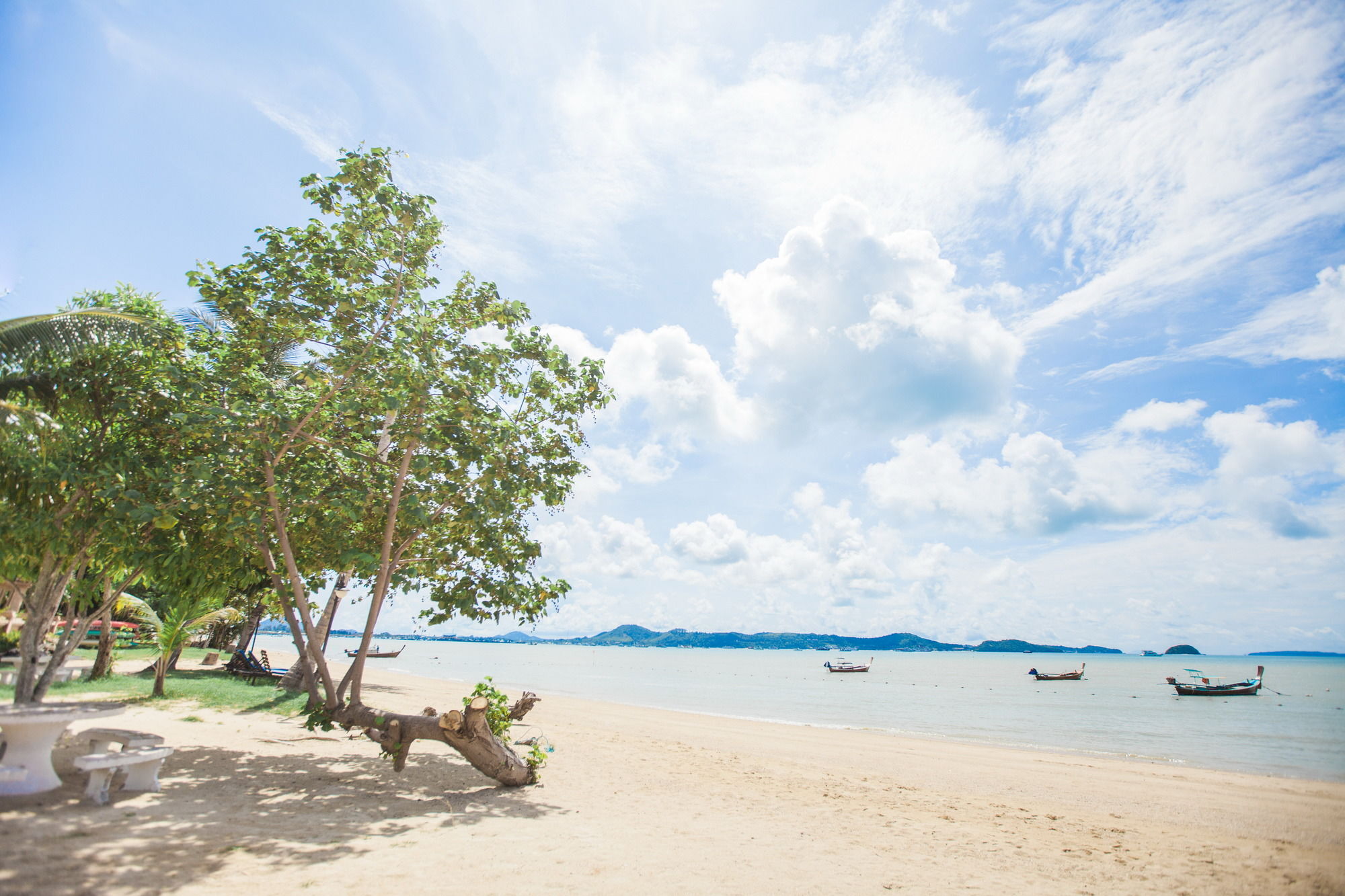 Chalong Beach Hotel Phuket Rawai Exteriör bild