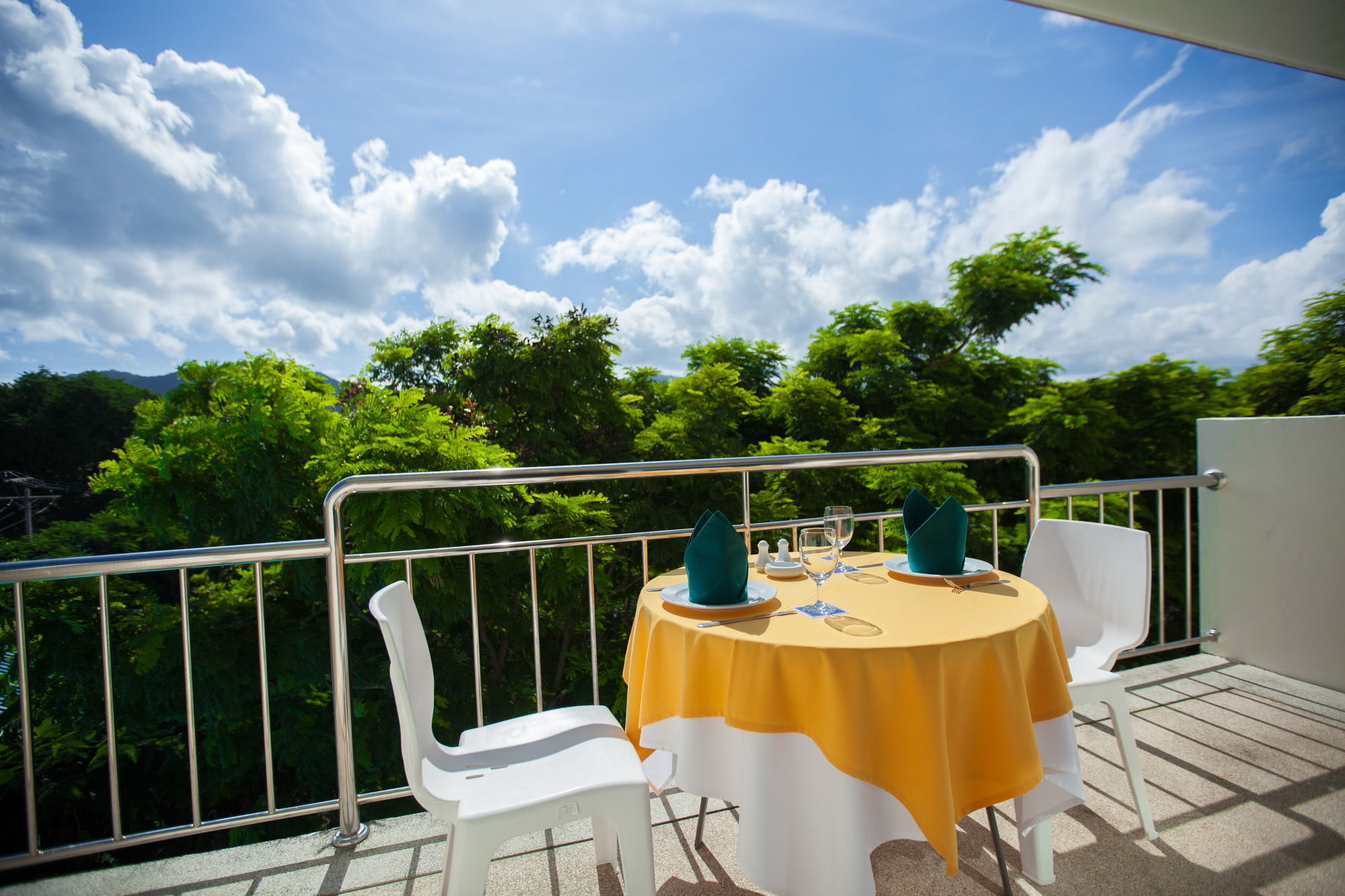 Chalong Beach Hotel Phuket Rawai Exteriör bild