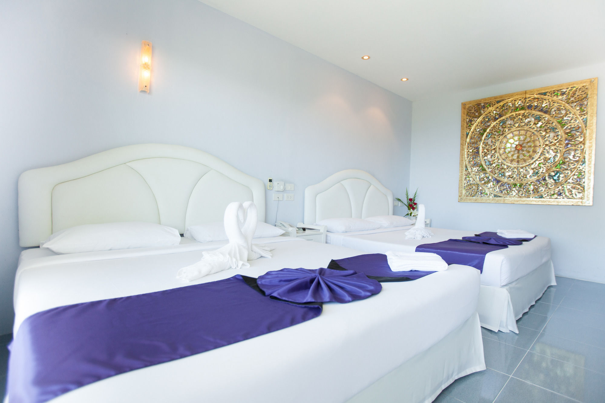 Chalong Beach Hotel Phuket Rawai Exteriör bild