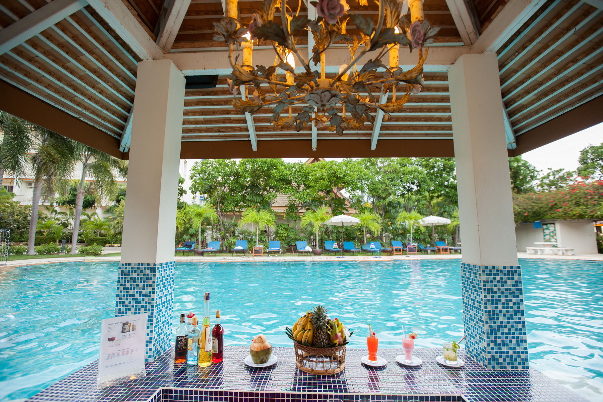 Chalong Beach Hotel Phuket Rawai Exteriör bild