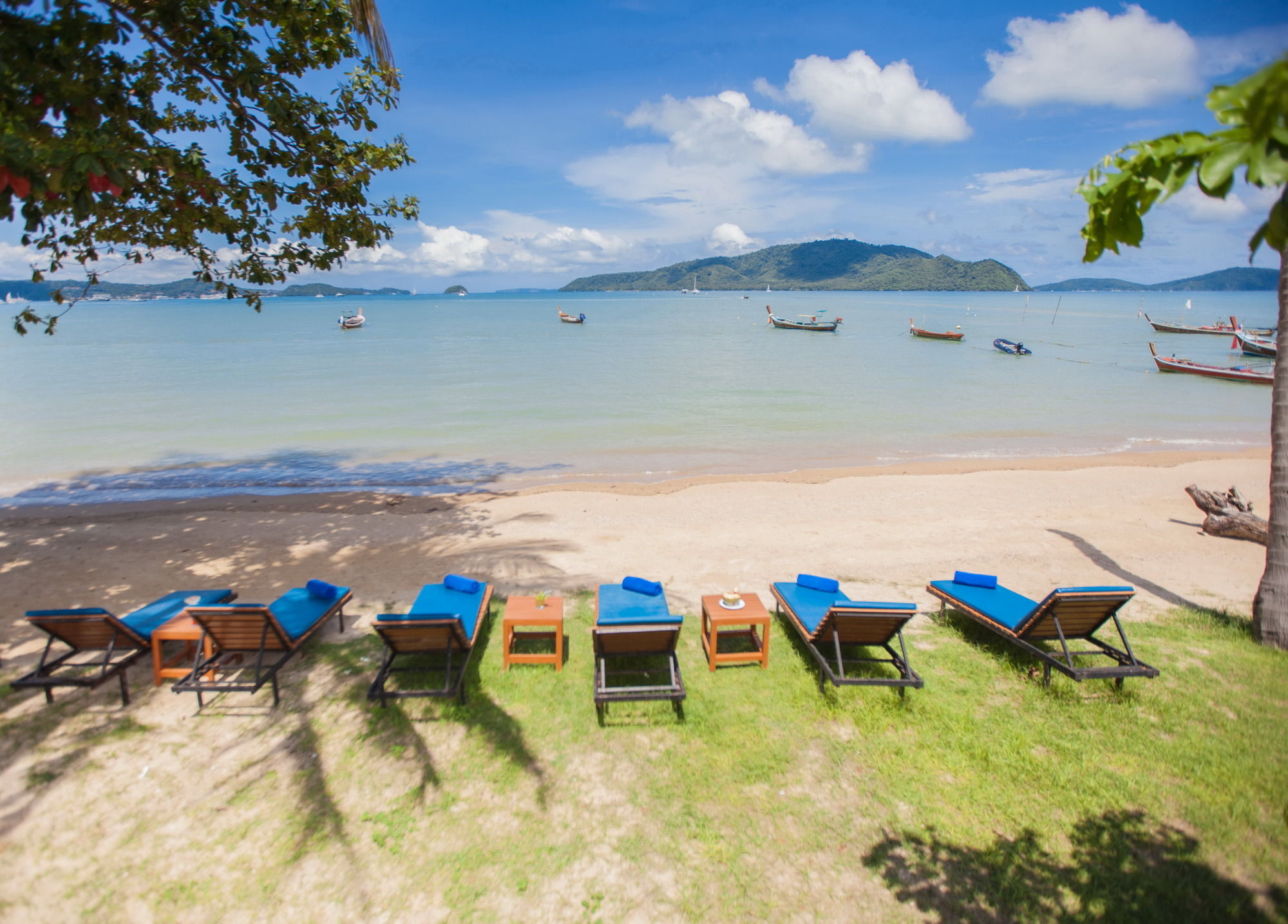 Chalong Beach Hotel Phuket Rawai Exteriör bild