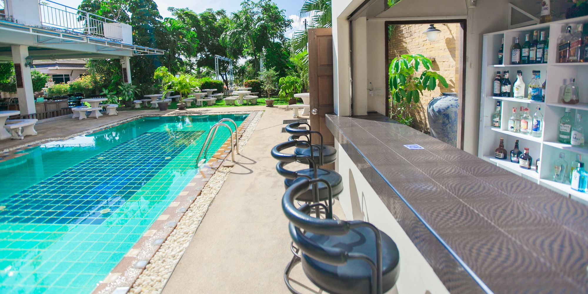 Chalong Beach Hotel Phuket Rawai Exteriör bild
