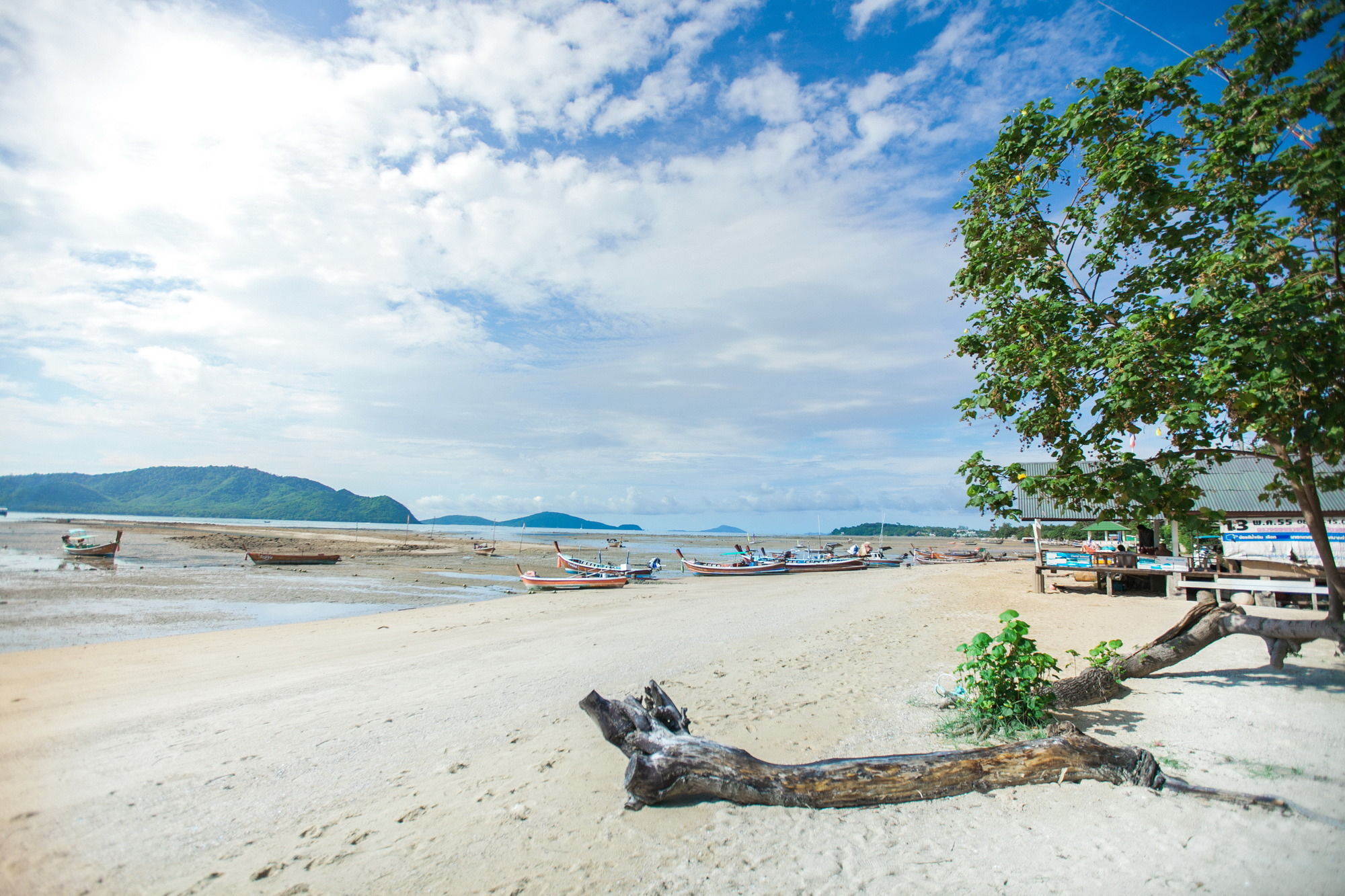 Chalong Beach Hotel Phuket Rawai Exteriör bild